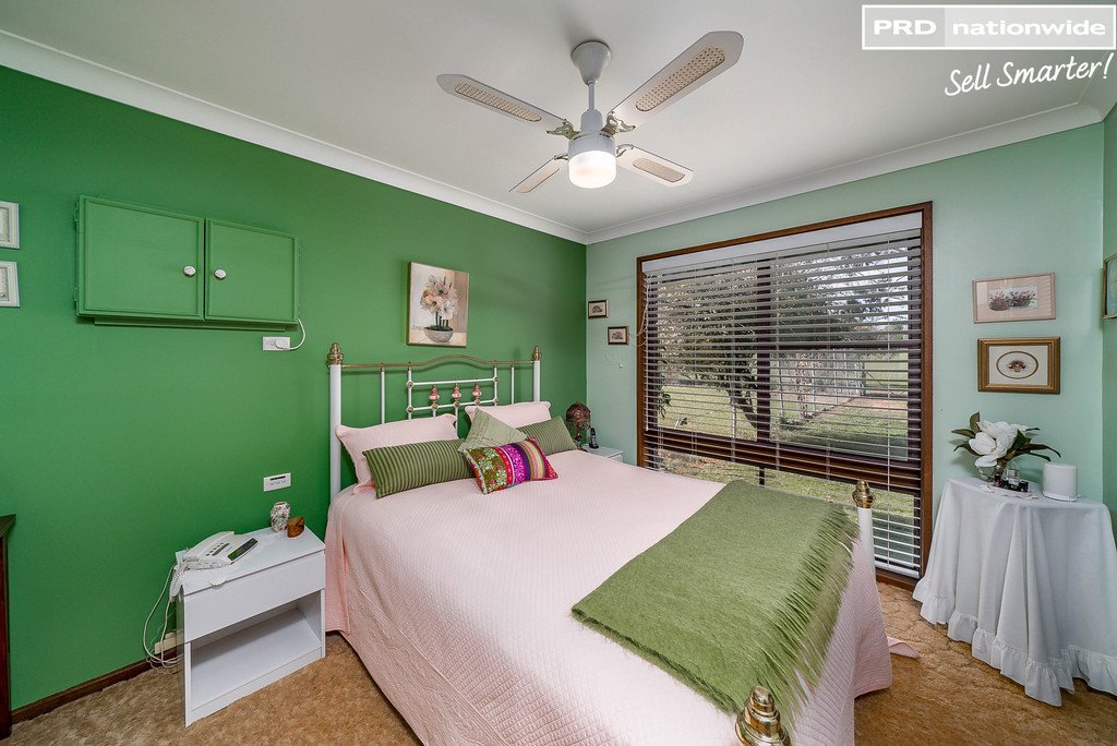 35 Blackbutt Road LAKE ALBERT 9