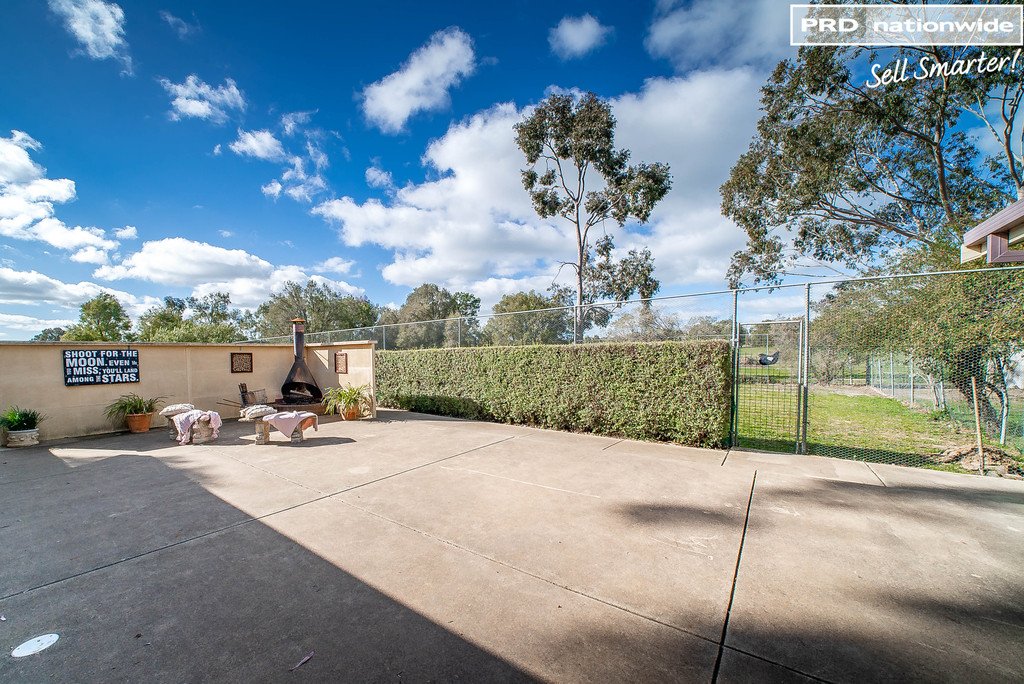 35 Blackbutt Road LAKE ALBERT 16