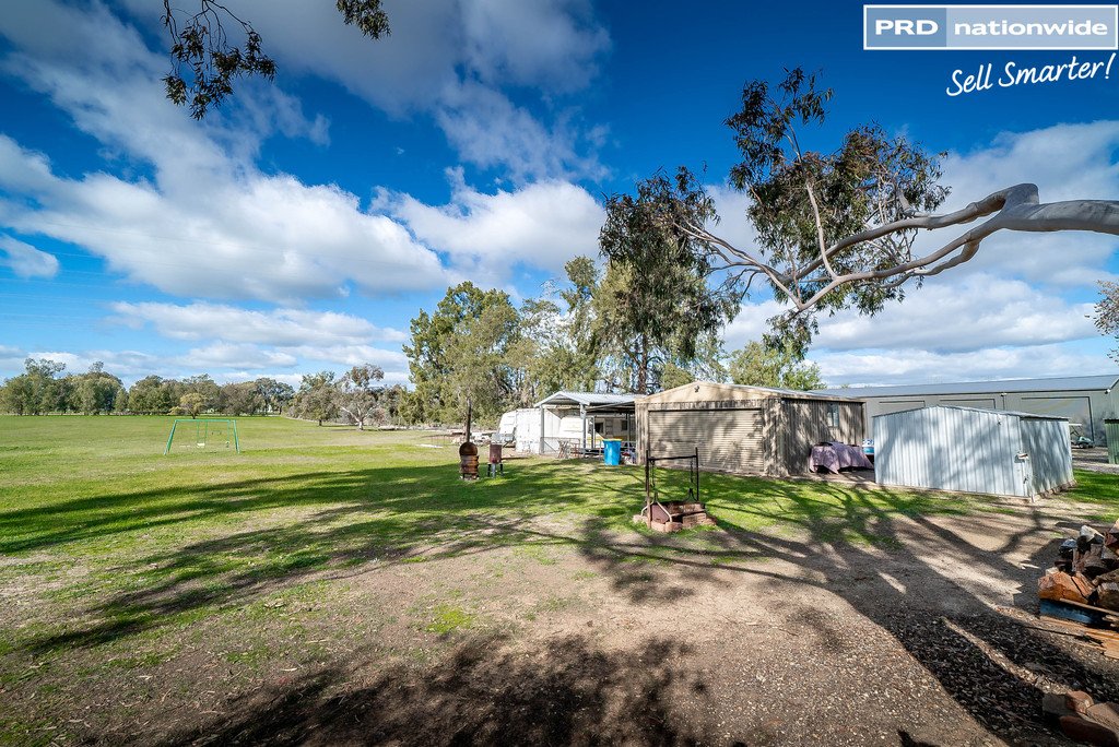 35 Blackbutt Road LAKE ALBERT 18