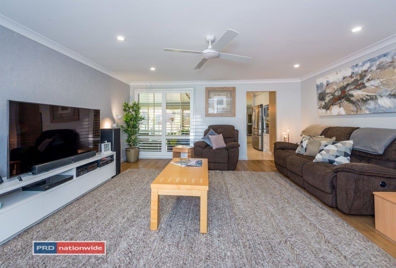 35 Boronia Drive,  SALAMANDER BAY 6