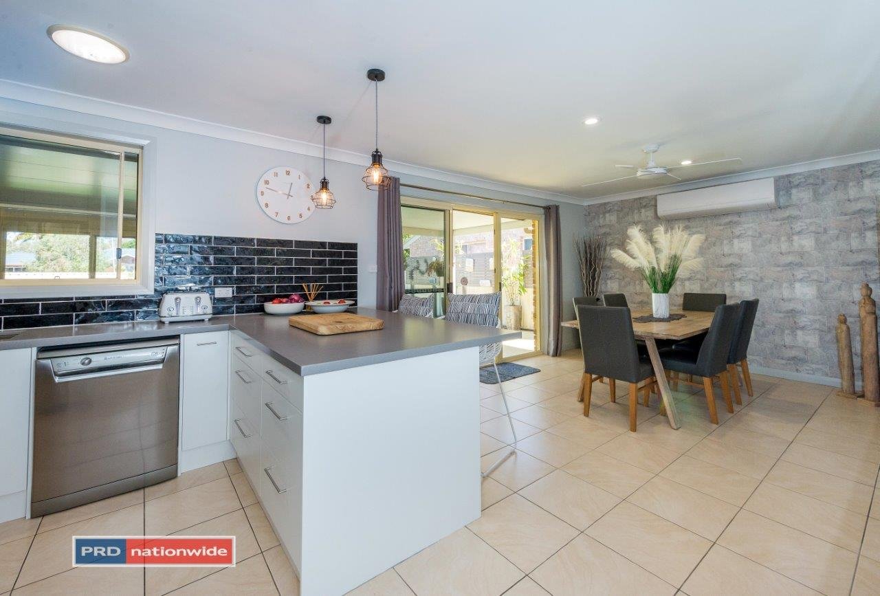 35 Boronia Drive,  SALAMANDER BAY 8