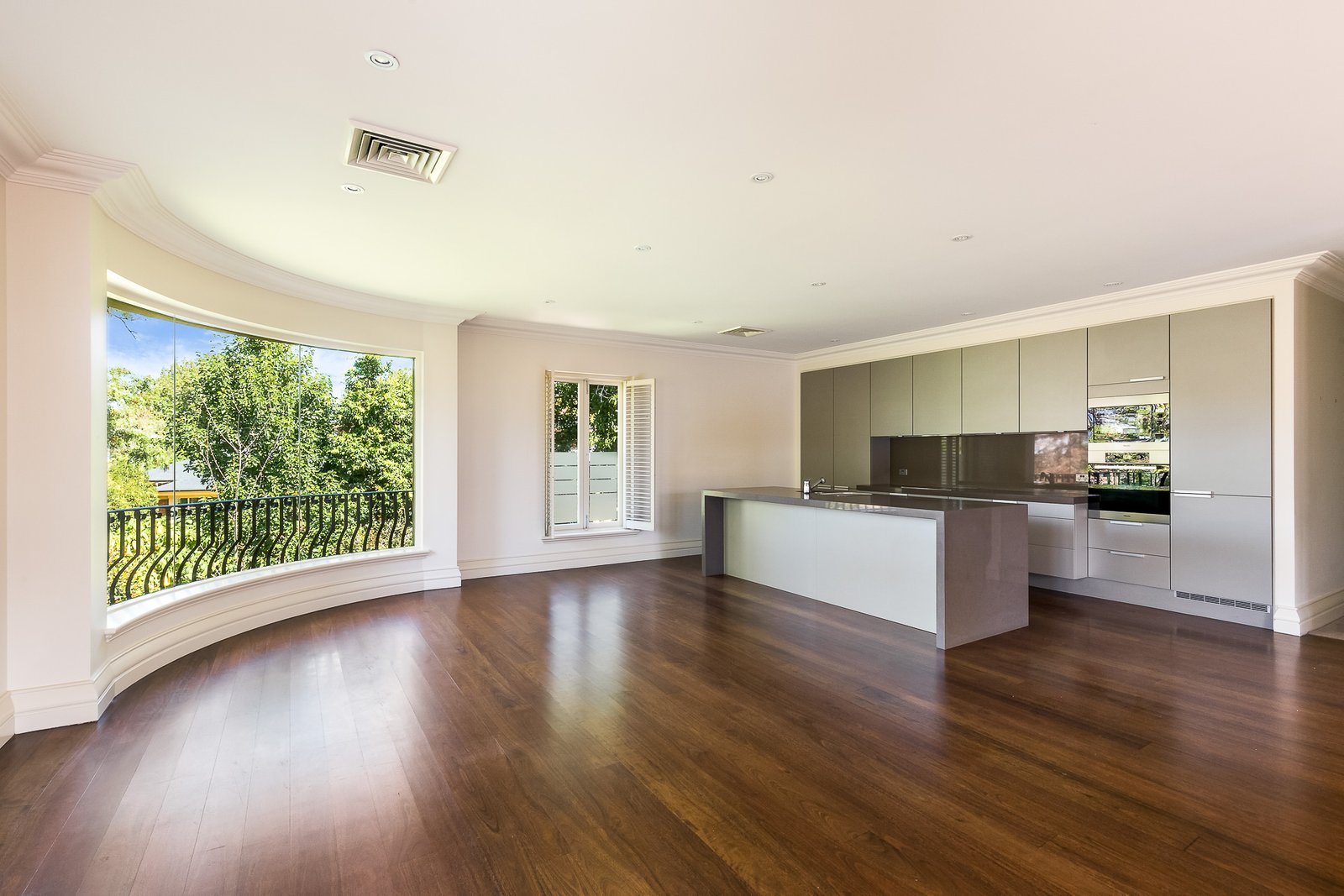Gallery: 3./5 Brandon Close