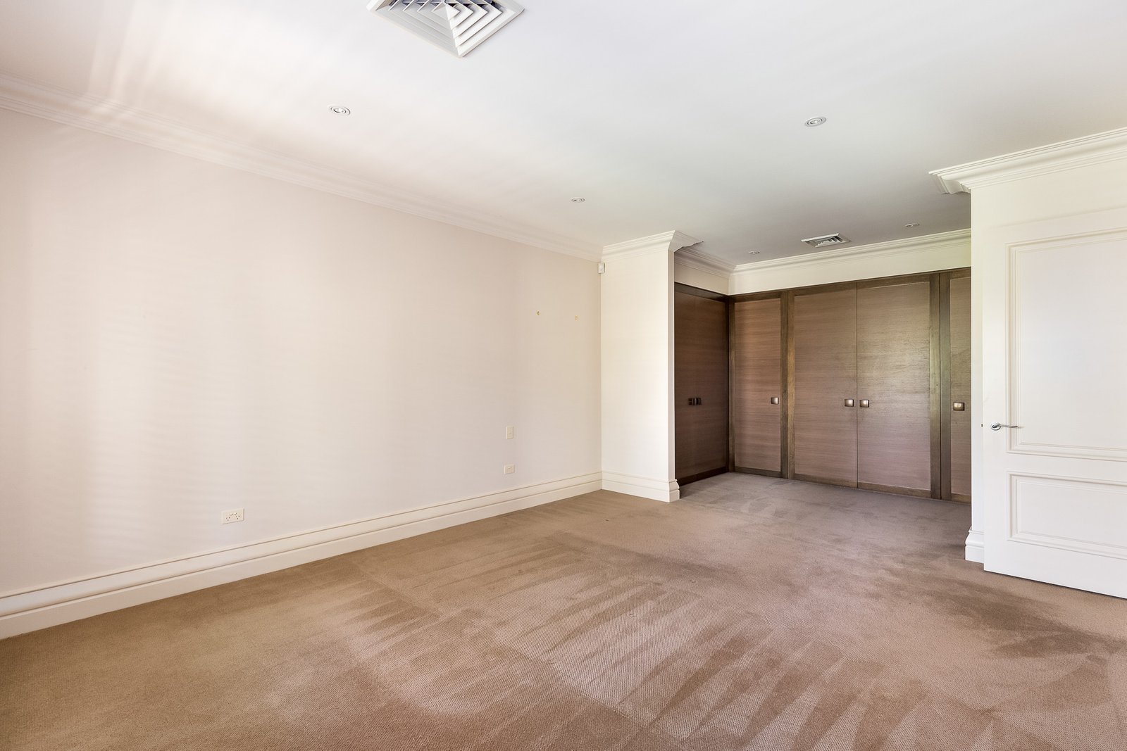 Gallery: 3./5 Brandon Close