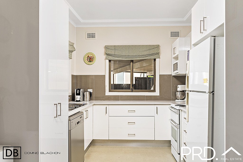 35 Bruce Ave  PANANIA 4