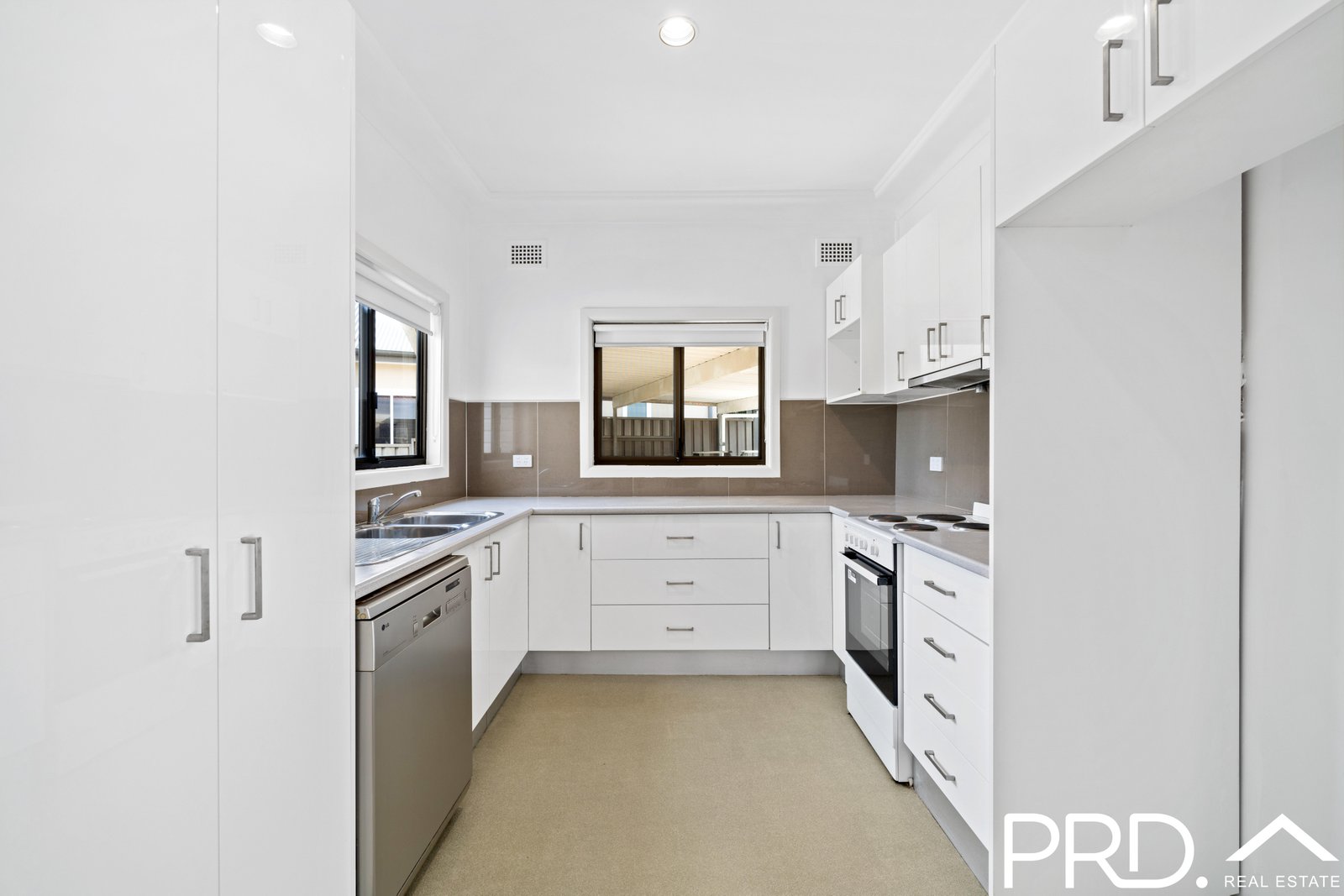 35 Bruce Avenue PANANIA 2