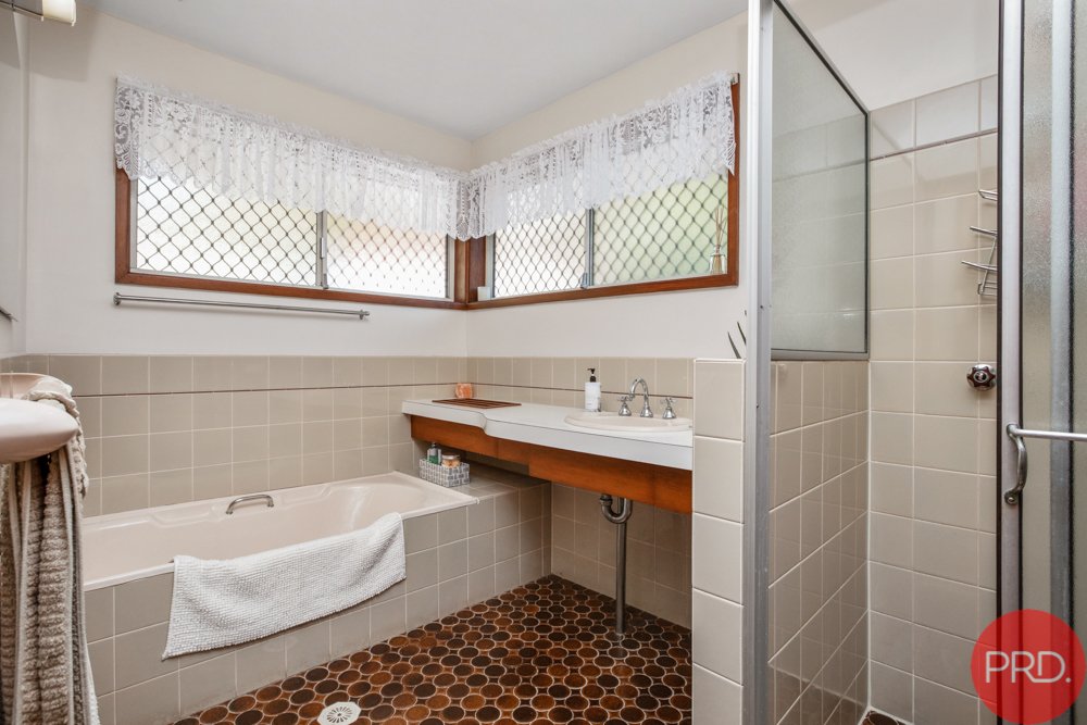 35 Chelmsford Drive METFORD 13