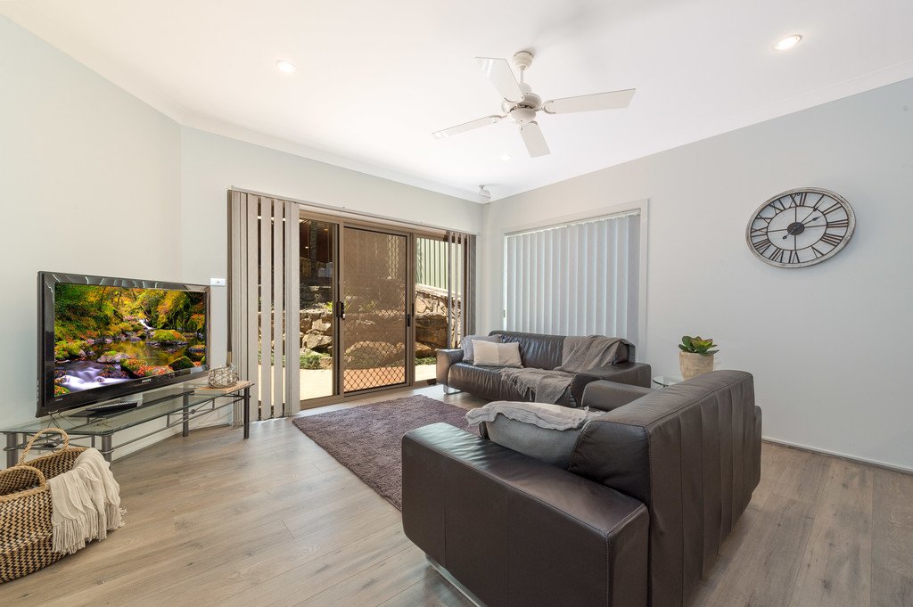 35 Conway Cr BLACKBUTT 12