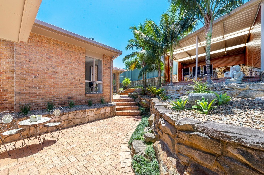 35 Conway Cr BLACKBUTT 19