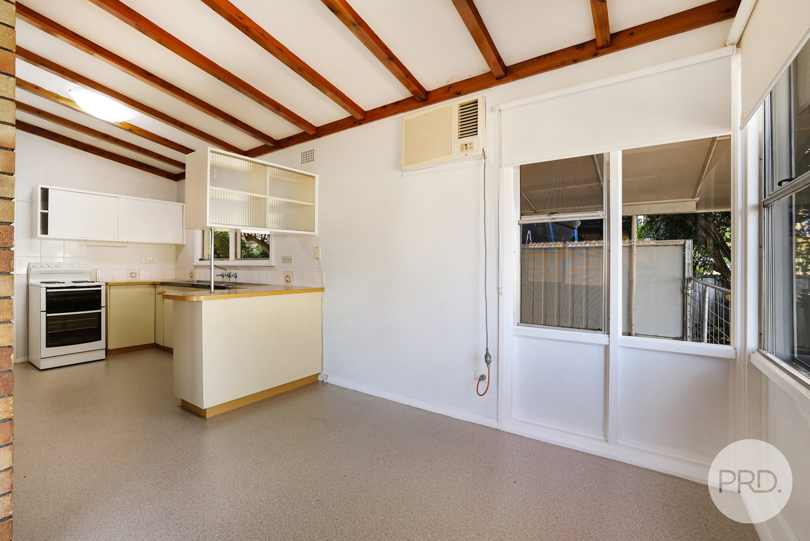 35 Croydon Avenue TAMWORTH 8