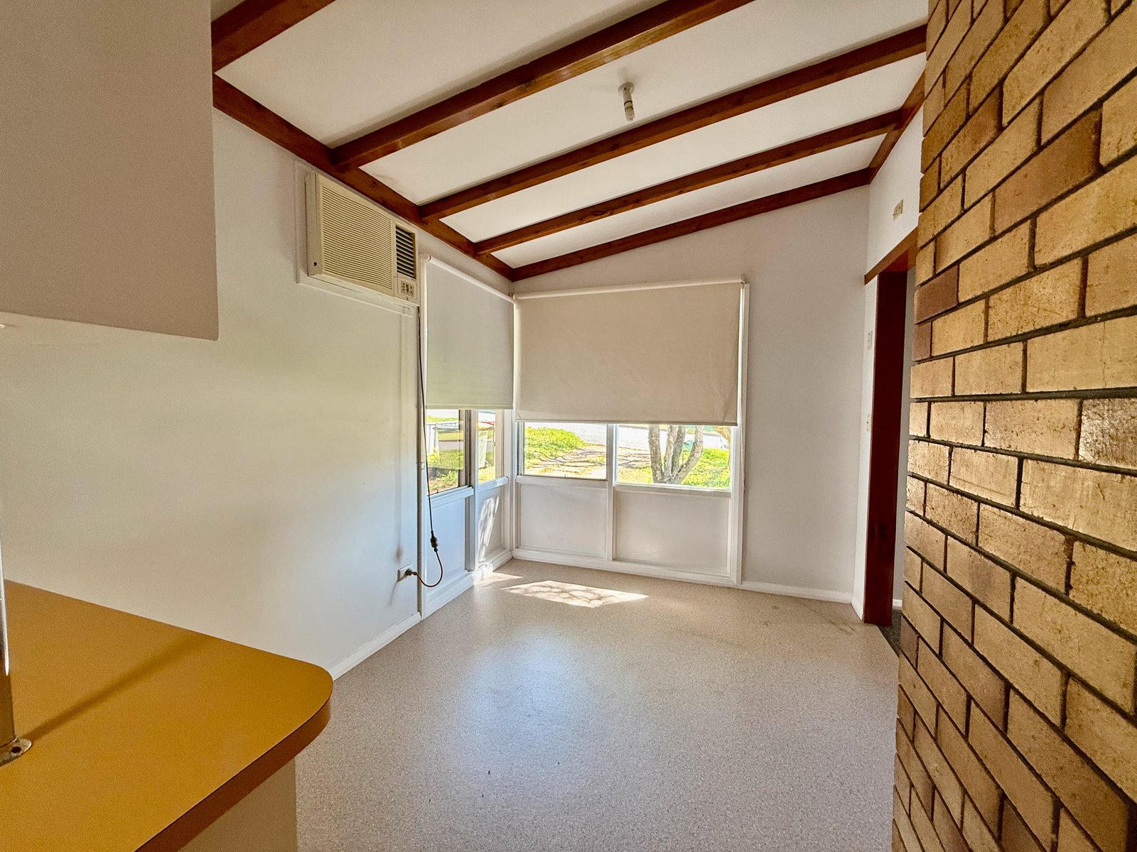 35 Croydon Aveue  TAMWORTH 7