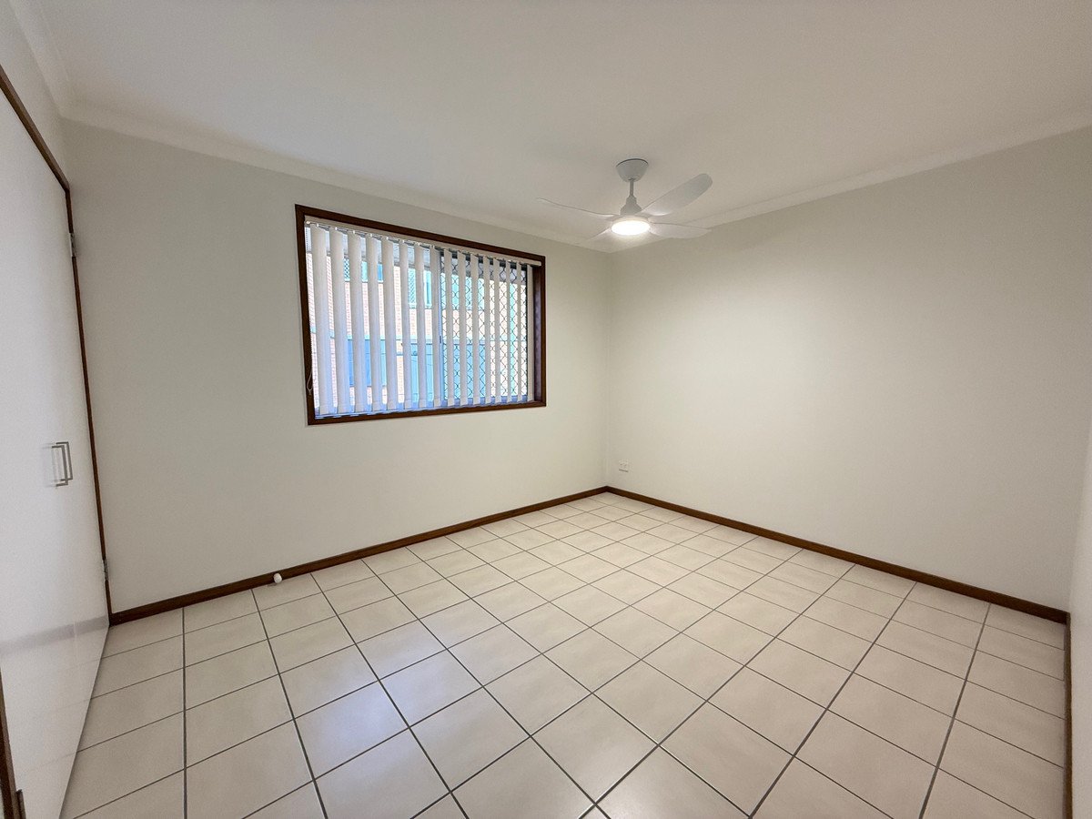 3/5 Culgoa Court Palm Beach 5