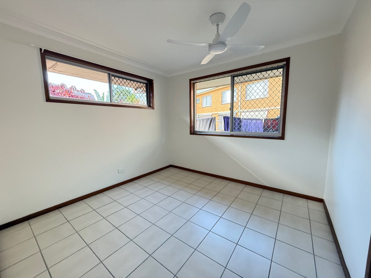 3/5 Culgoa Court Palm Beach 7