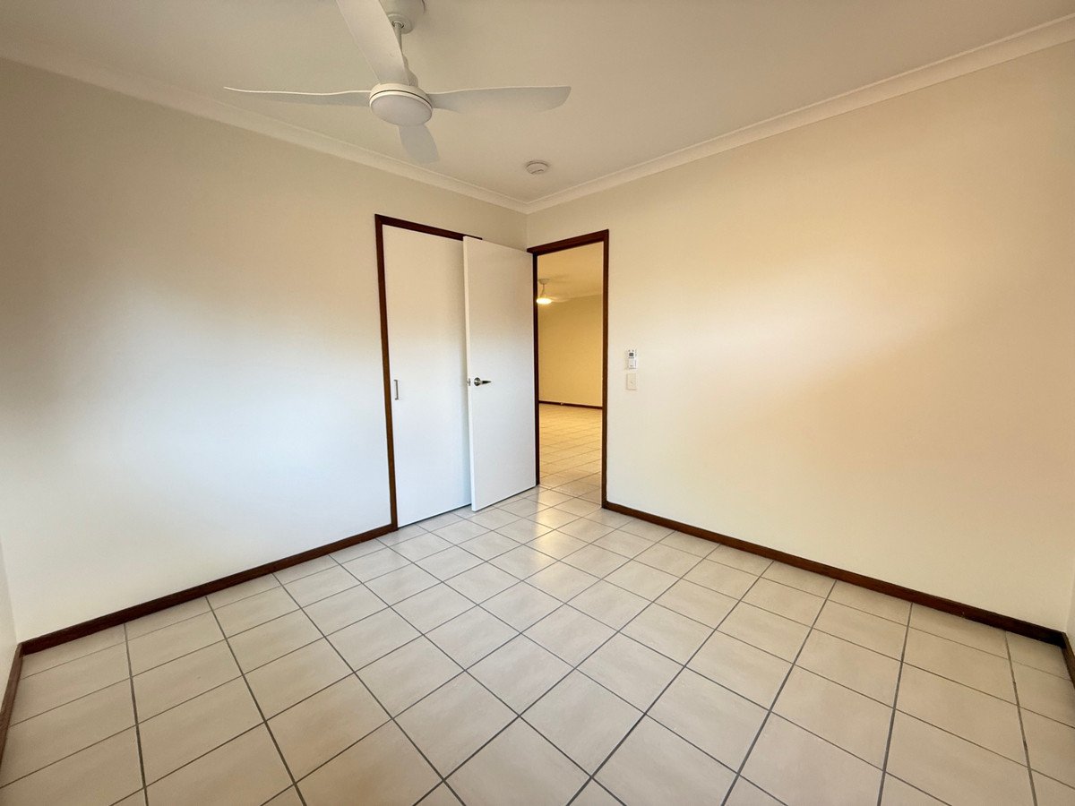 3/5 Culgoa Court Palm Beach 8