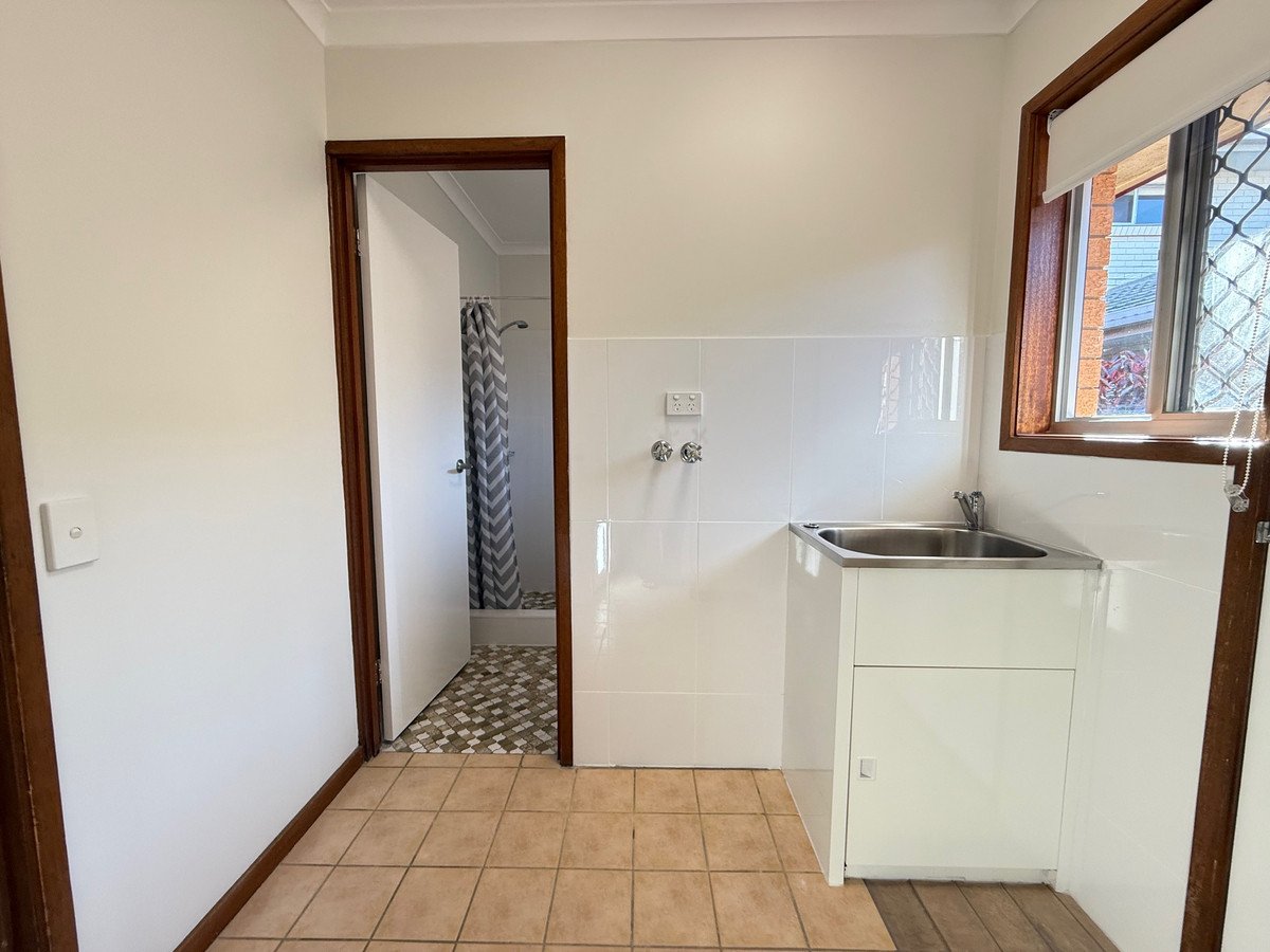 3/5 Culgoa Court Palm Beach 10