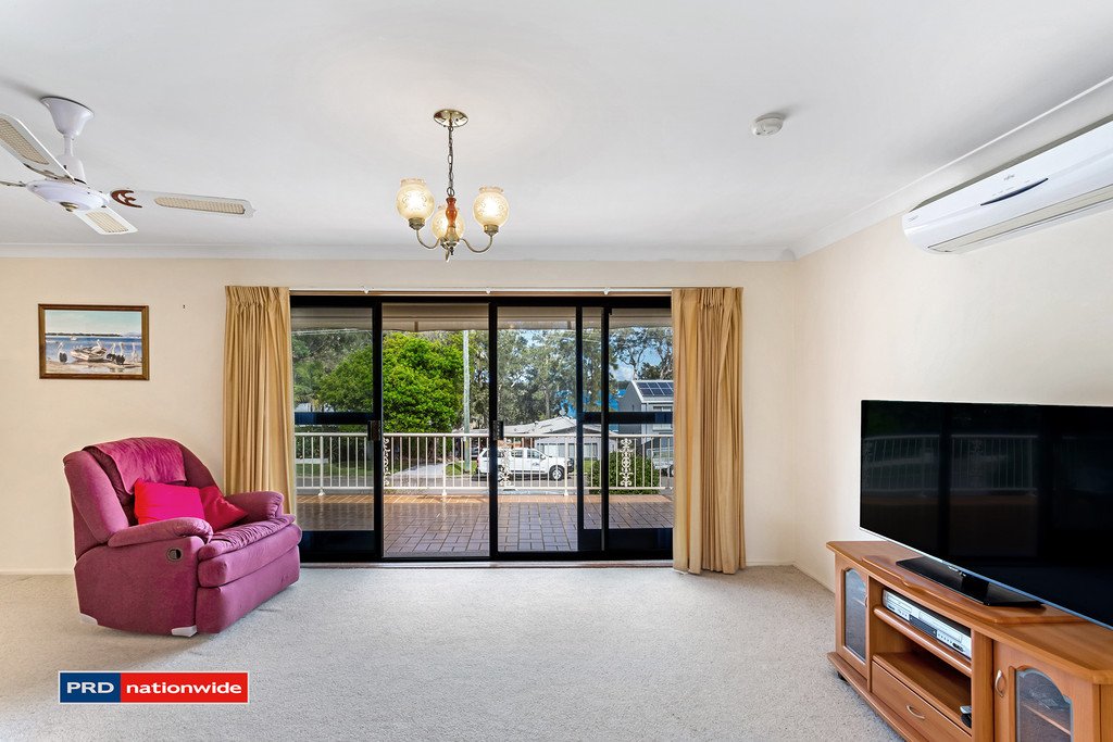 35 Danalene Parade CORLETTE 6