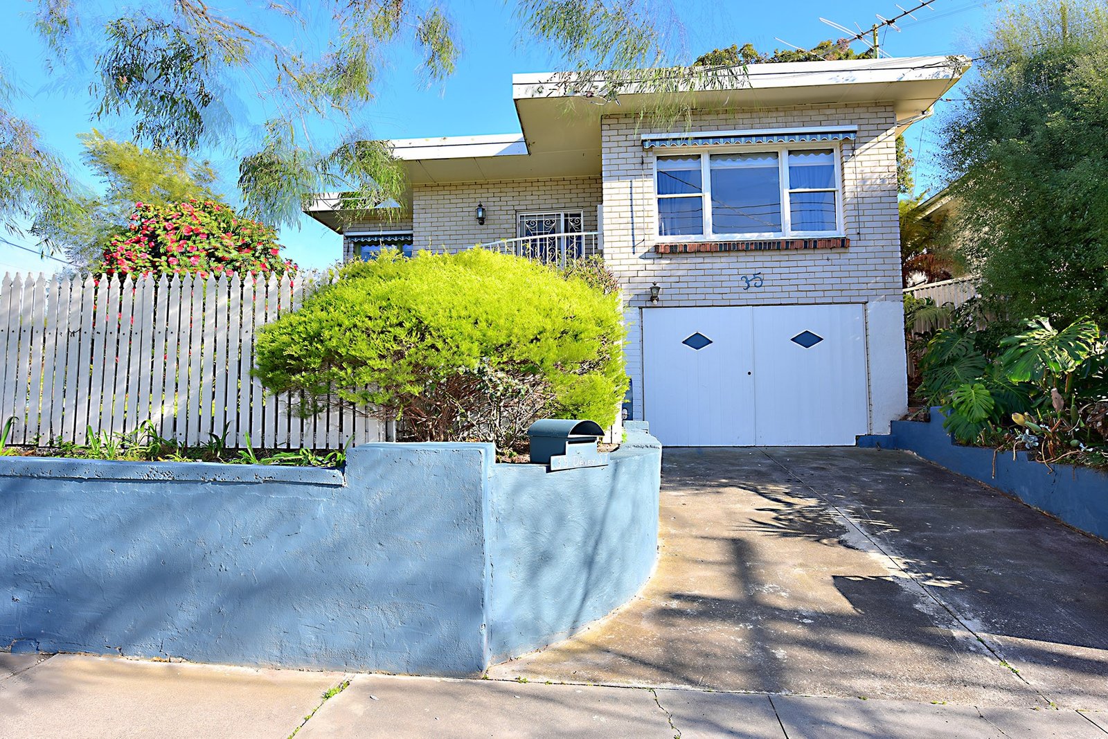 35 Davey Street, PARKDALE VIC 3195 Buxton 2023