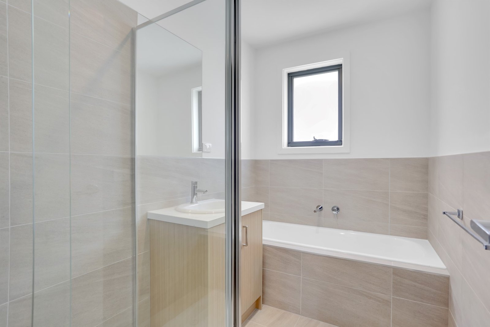 Gallery: 3/5 Dobson Avenue