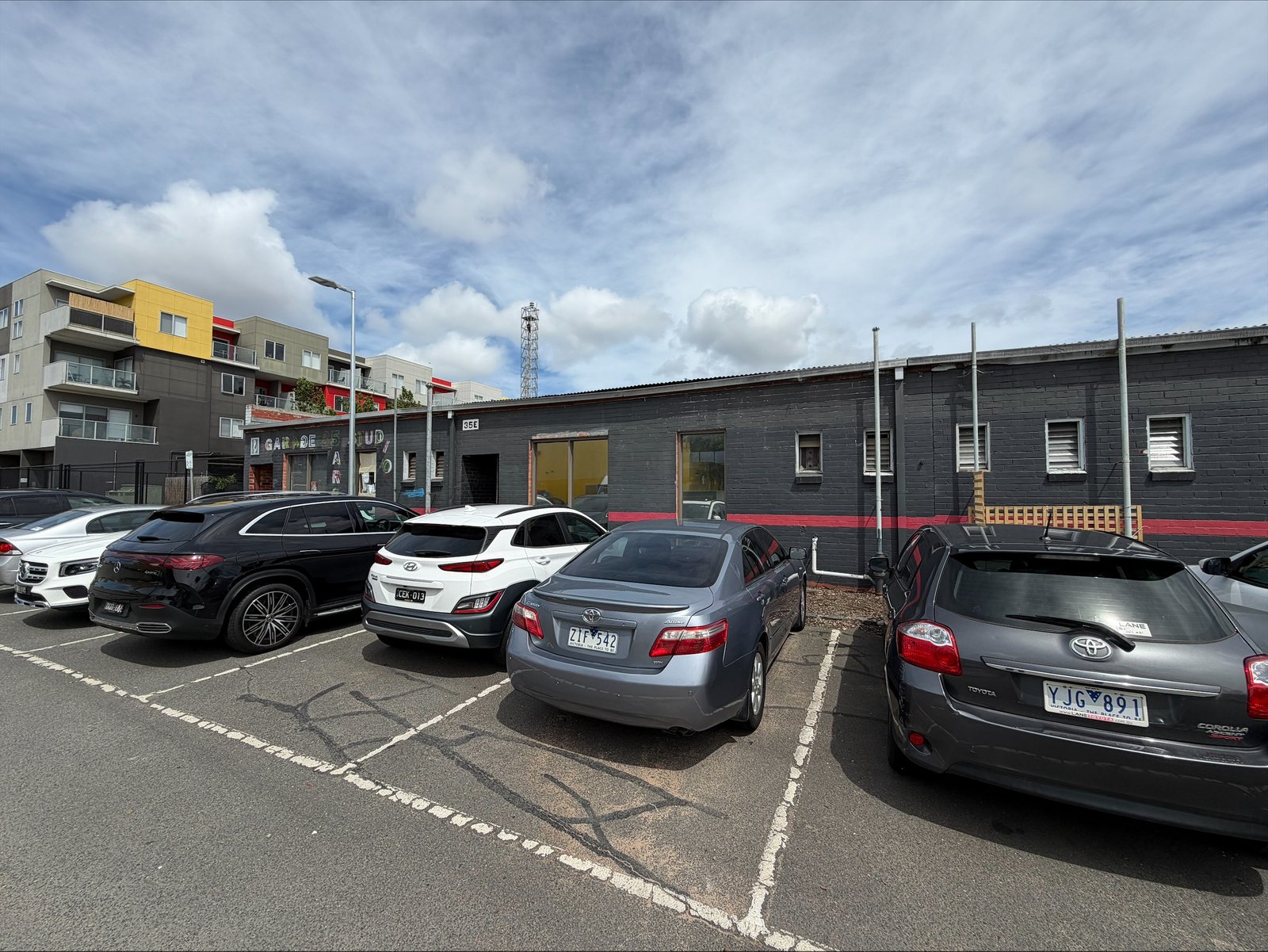 Gallery: 35 E Buckley Street