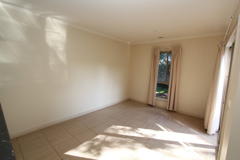 3/5 Eilish Court MOUNT HELEN 4