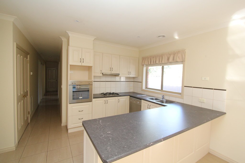 3/5 Eilish Court MOUNT HELEN 5