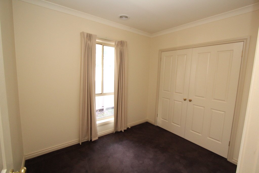 3/5 Eilish Court MOUNT HELEN 8