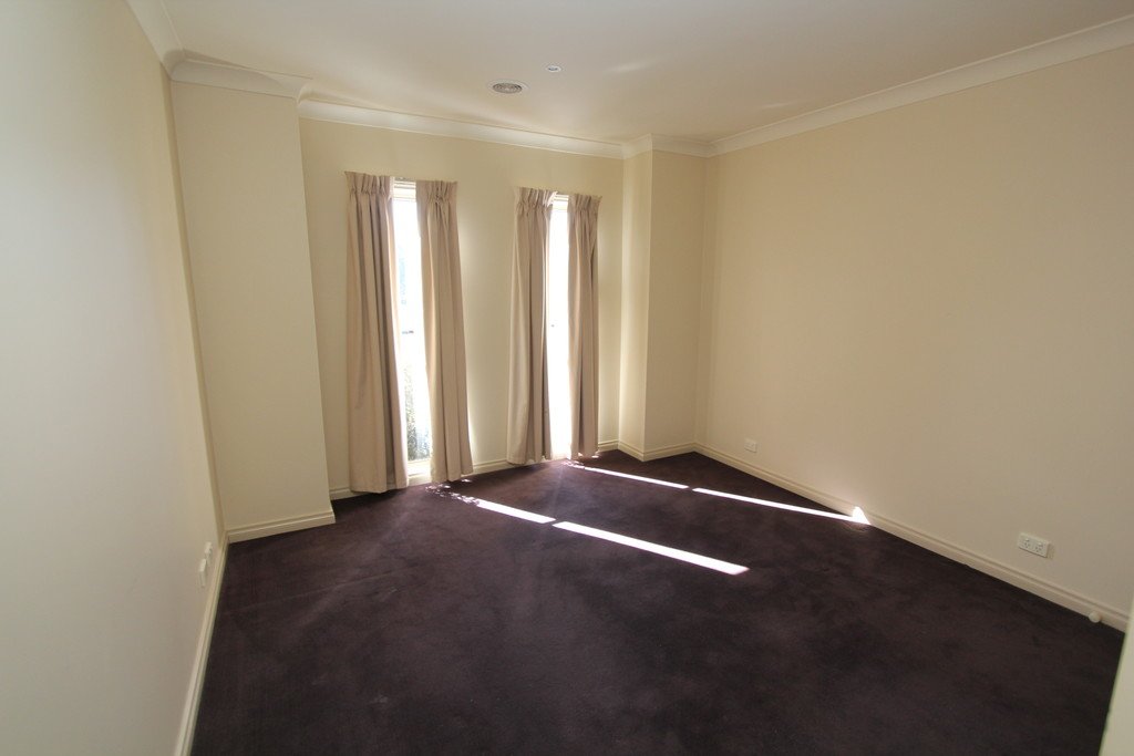 3/5 Eilish Court MOUNT HELEN 10