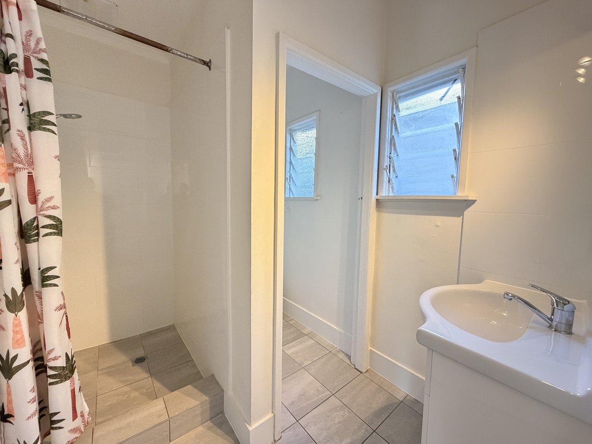 3/5 Elder Entrance Burleigh Heads 9