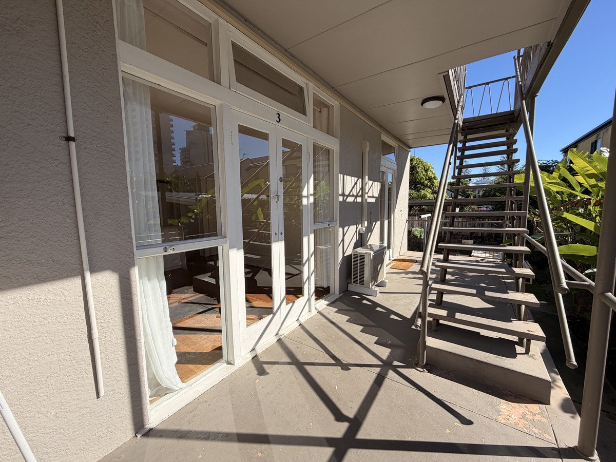 3/5 Elder Entrance Burleigh Heads 10