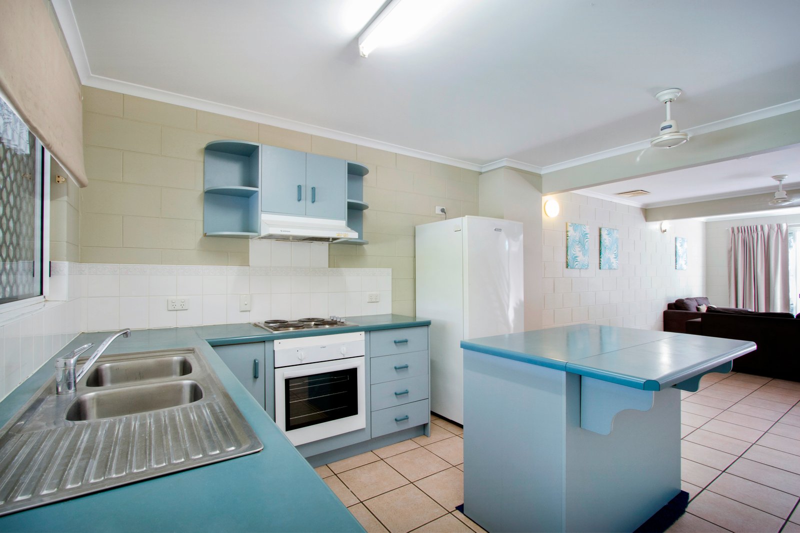 3/5 Eshelby Drive CANNONVALE 2