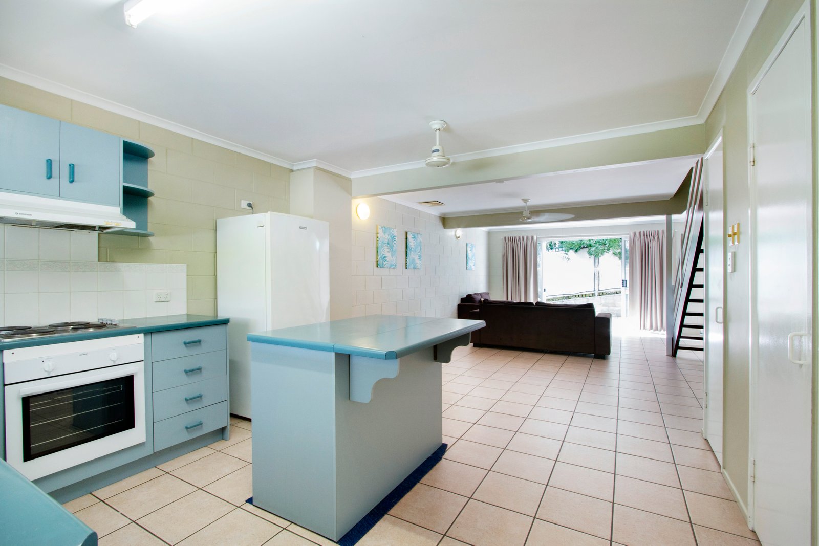 3/5 Eshelby Drive CANNONVALE 4