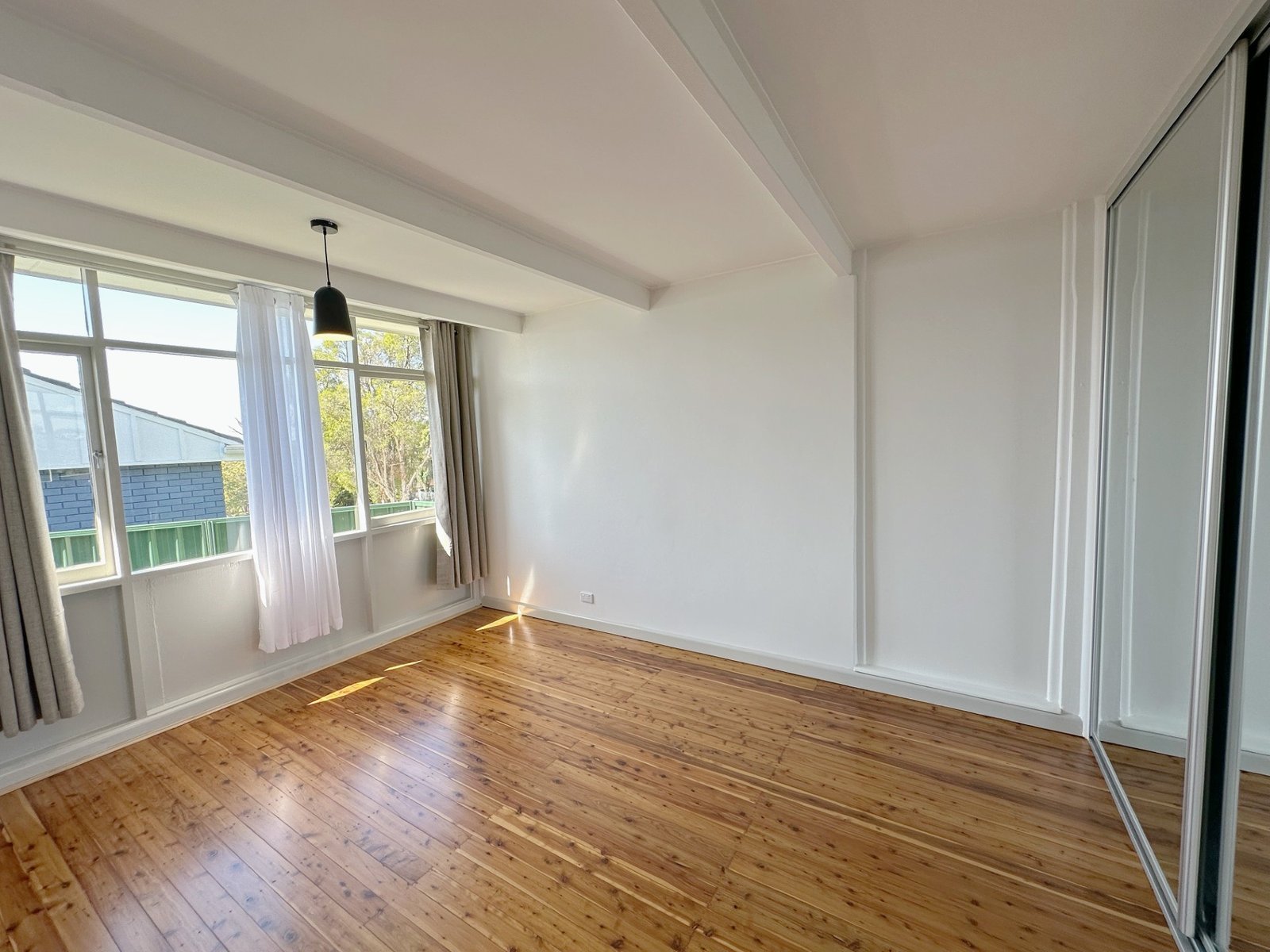 35 Exhibition Parade MOUNT PRITCHARD 6