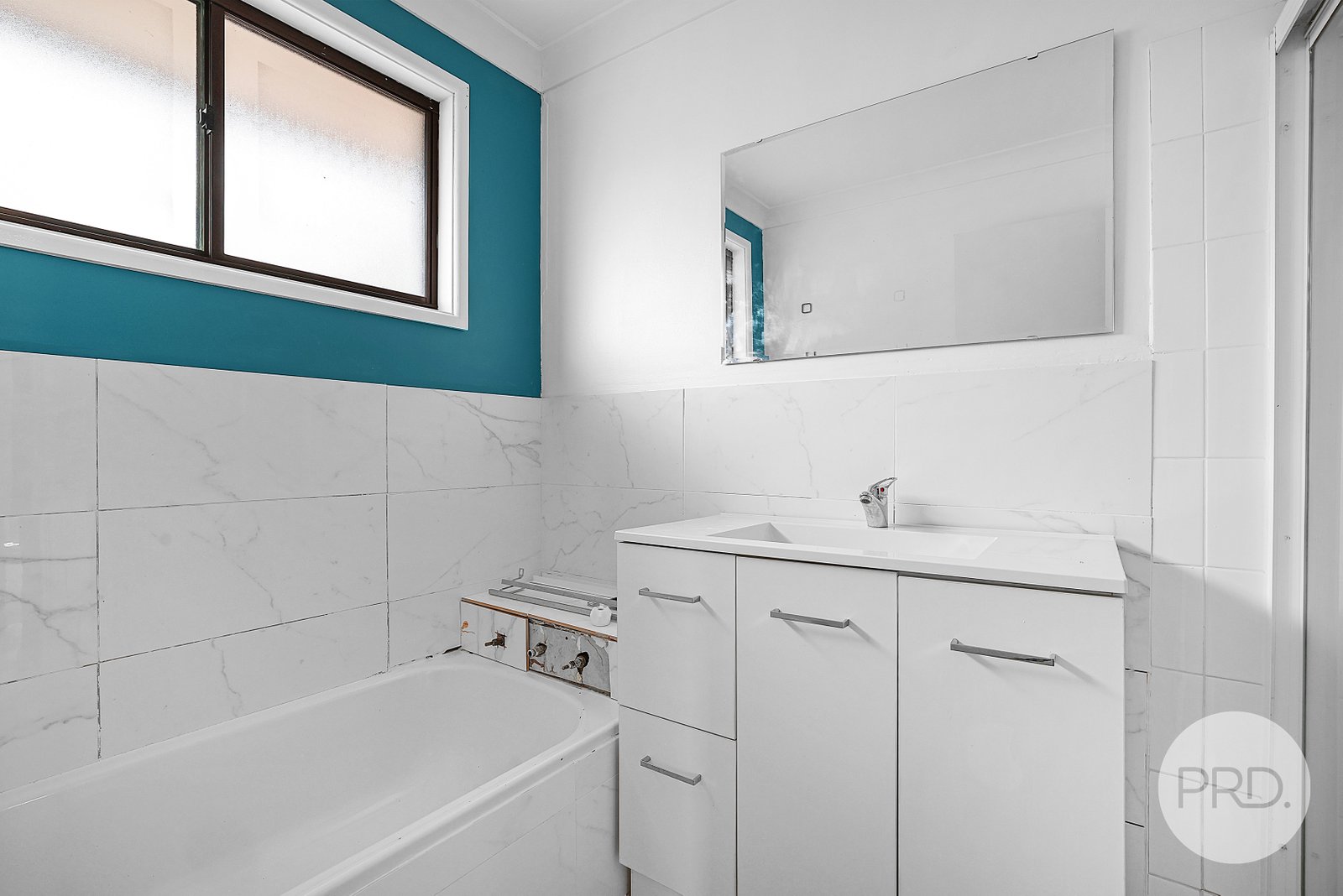 35 Fisher Road TAMWORTH 12