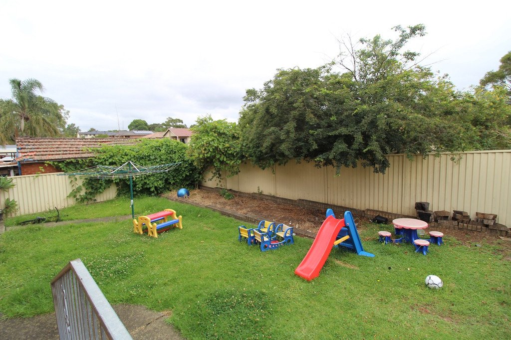 35 FLORA Street ROSELANDS 9