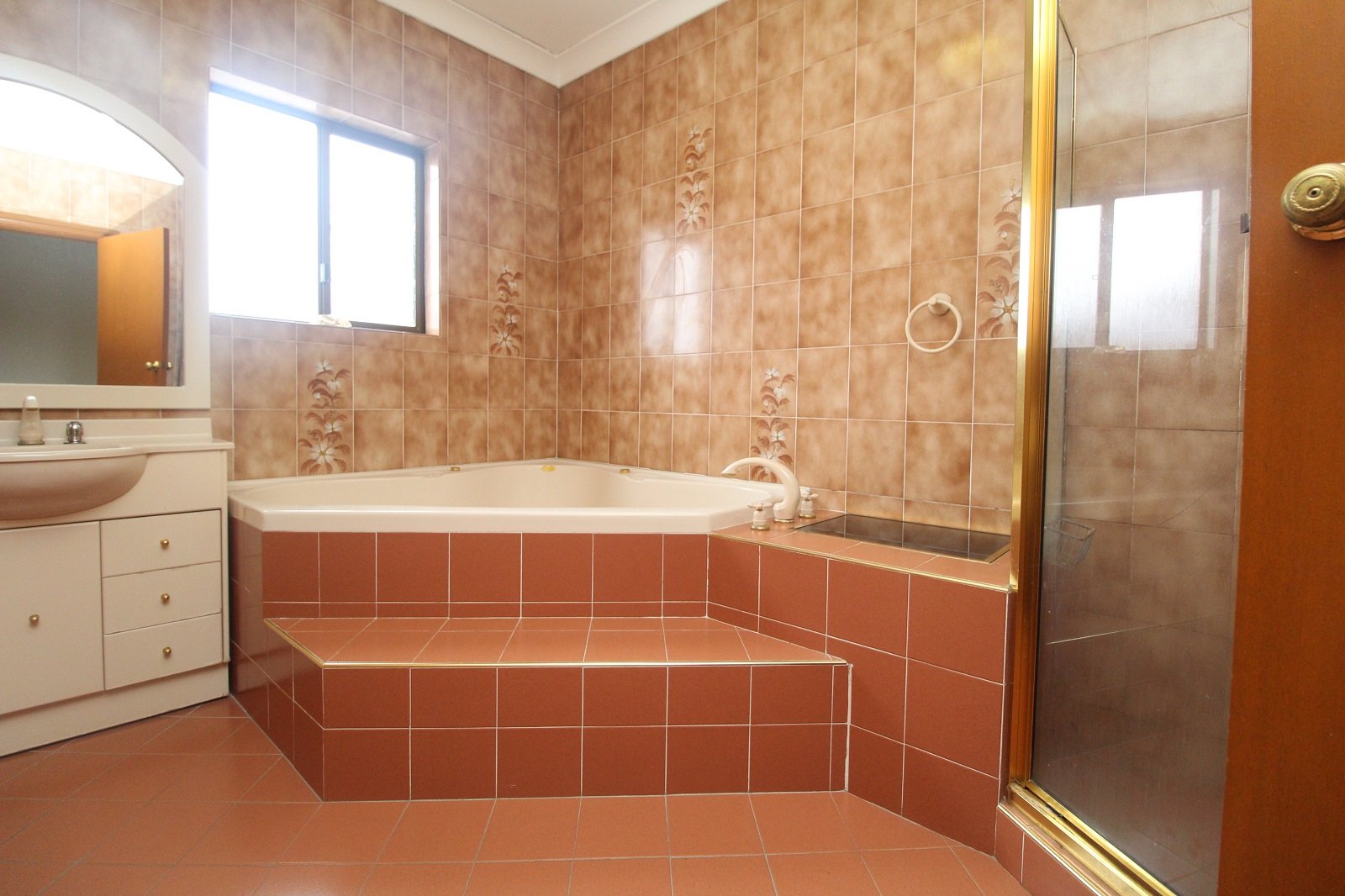 35 FLORA Street ROSELANDS 6