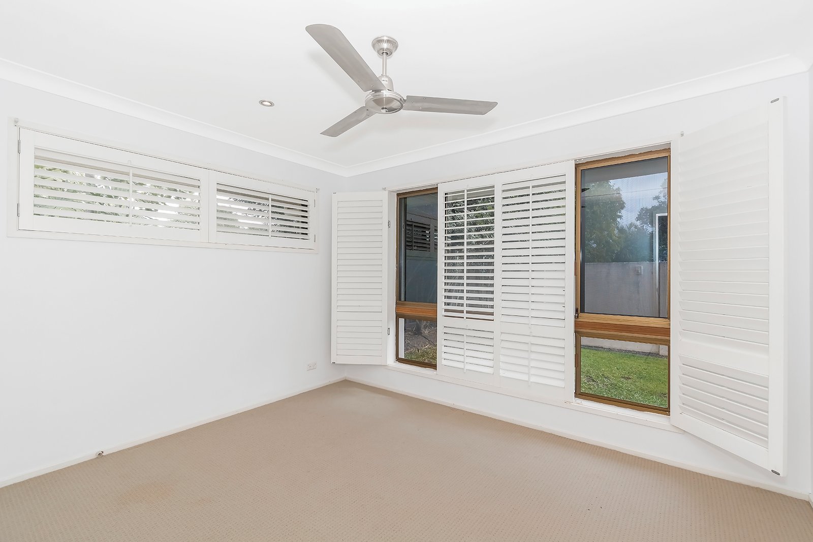 35 Forster Avenue BUNDALL 6
