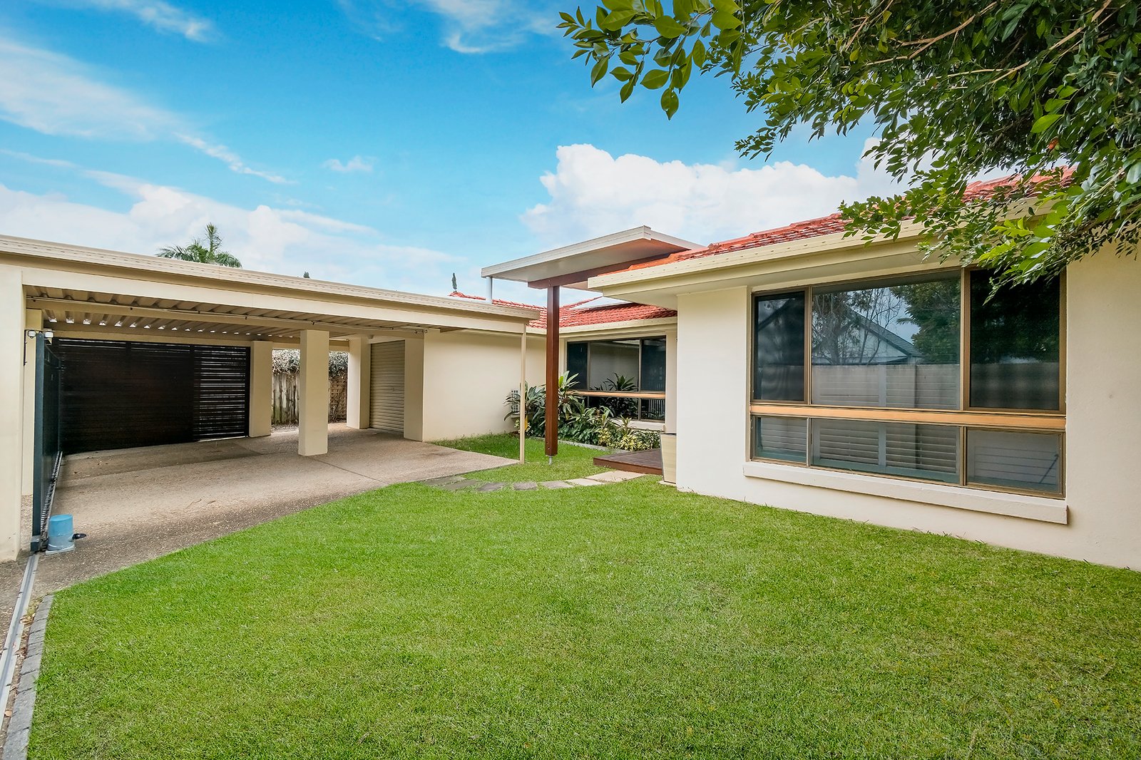 35 Forster Avenue BUNDALL 11