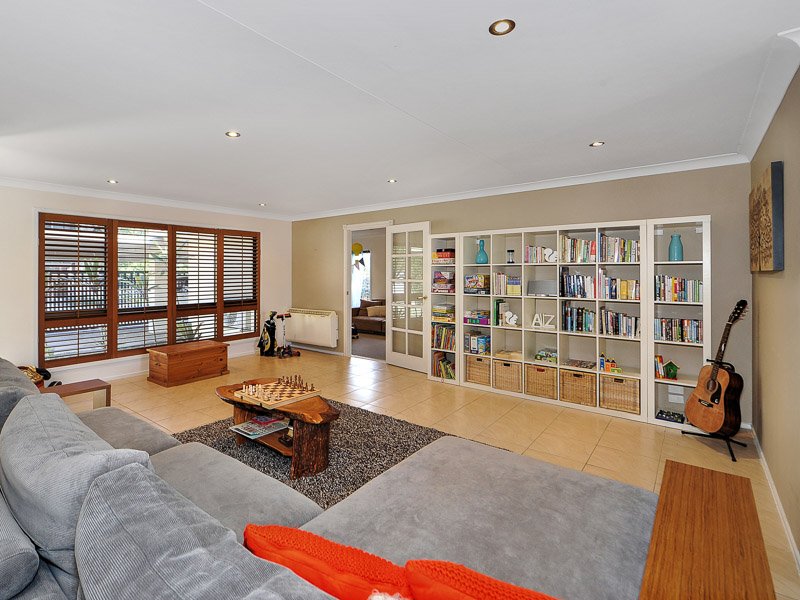 35 Forster Avenue BUNDALL 11