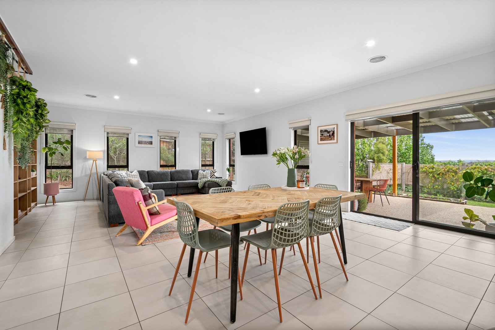 Gallery: 35 Foymount Crescent