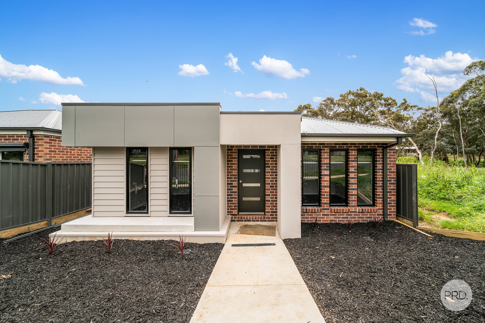 35 Friswell Avenue FLORA HILL 2