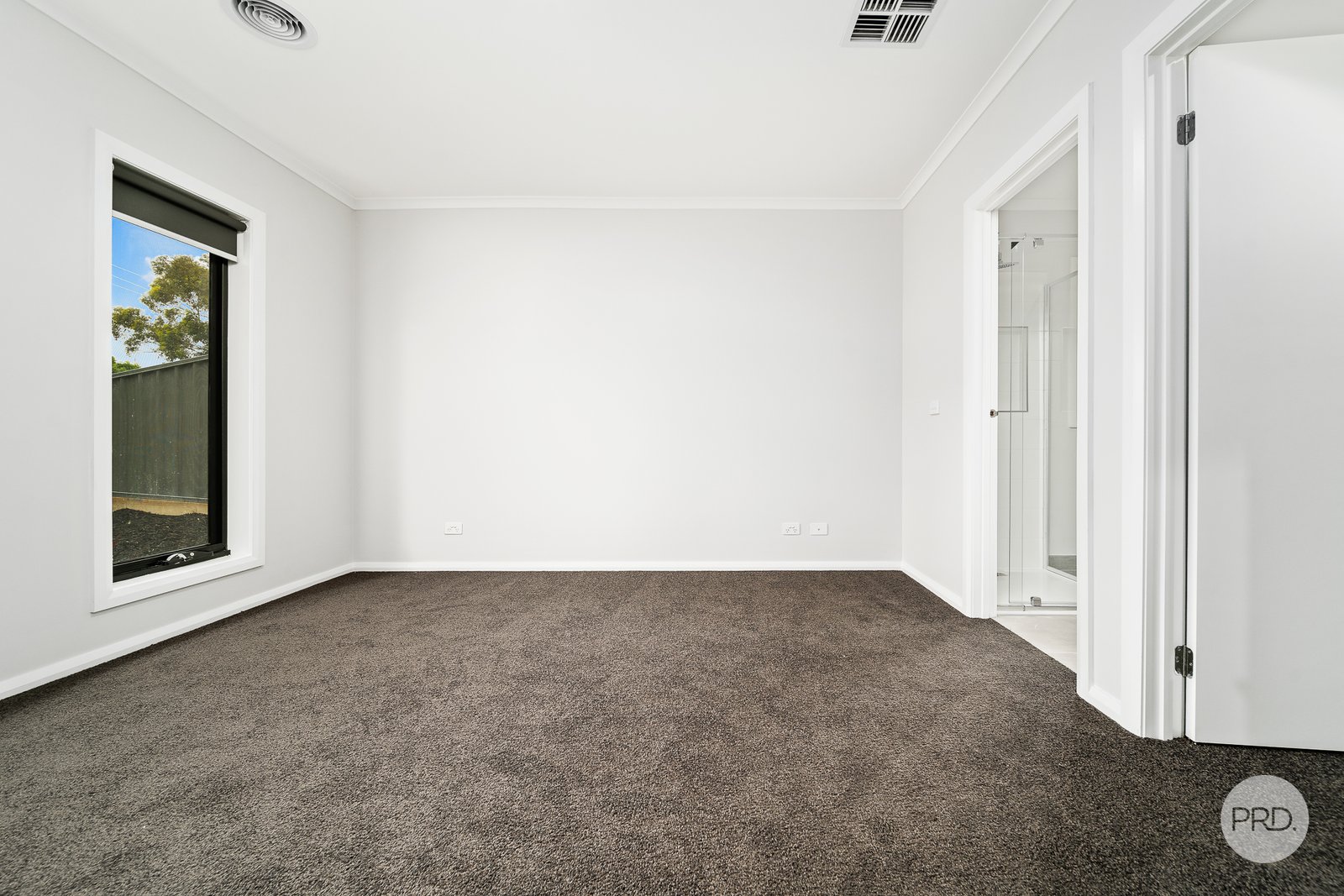 35 Friswell Avenue FLORA HILL 5