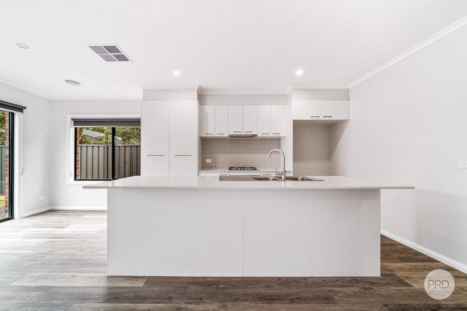 35 Friswell Avenue FLORA HILL 9