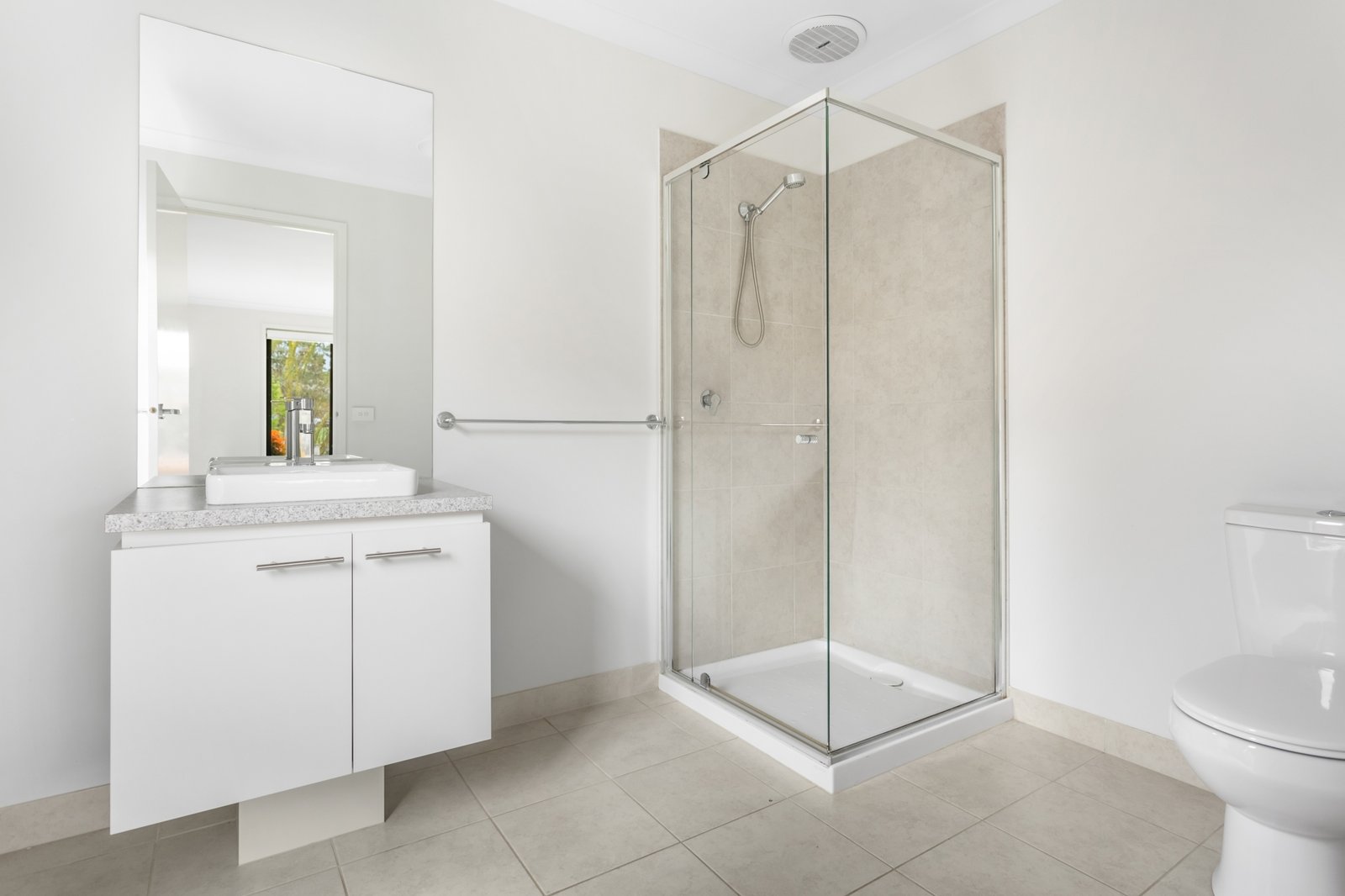 Real Estate and Property in 3/5 Hall Court, Kyneton, VIC