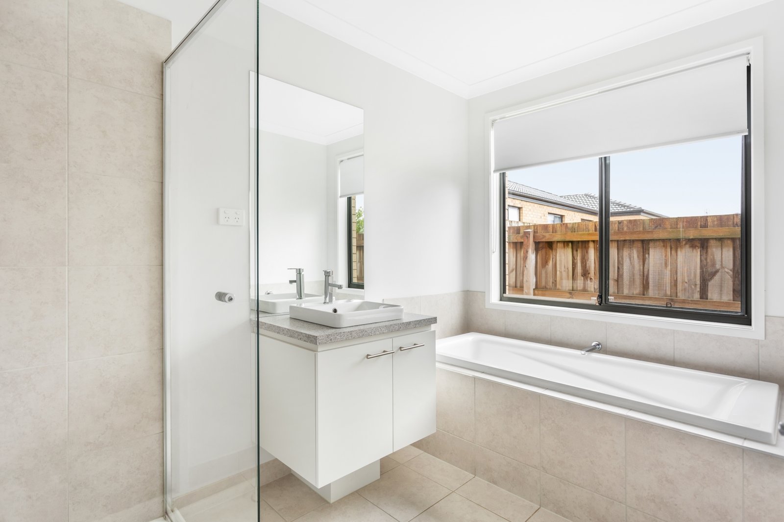 Real Estate and Property in 3/5 Hall Court, Kyneton, VIC