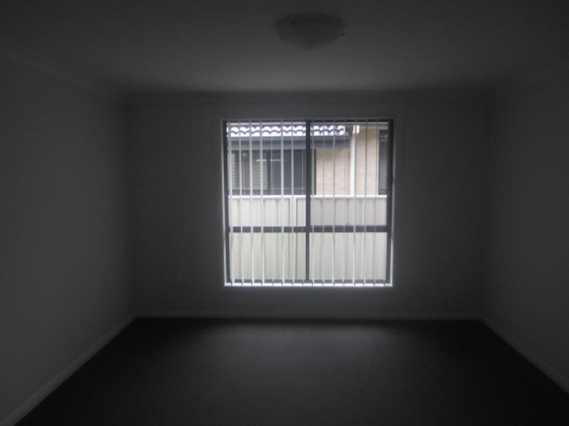 35 Higgins Lane TAMWORTH 5