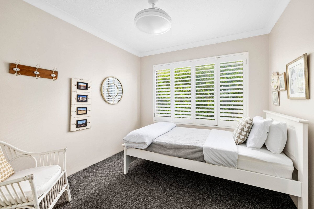 3/5 Hill Avenue Burleigh Heads 8