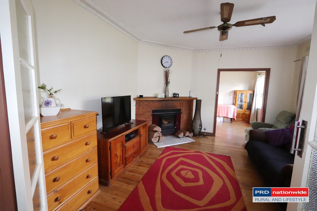 35 King Street TUMBARUMBA 4