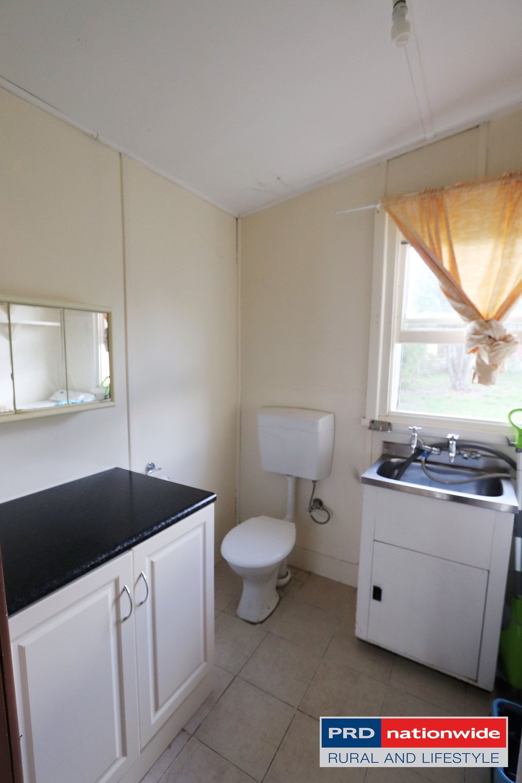 35 King Street TUMBARUMBA 9