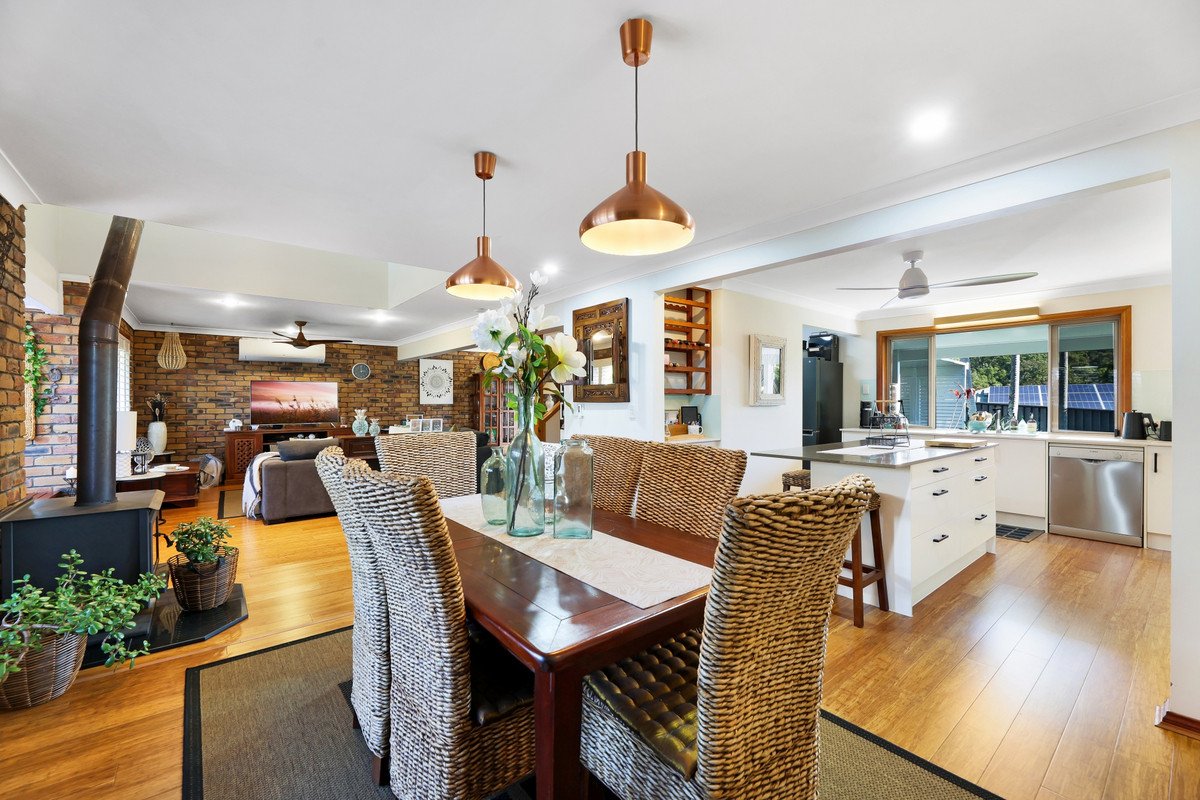 35 Ladds Ridge Road BURLEIGH HEADS 9