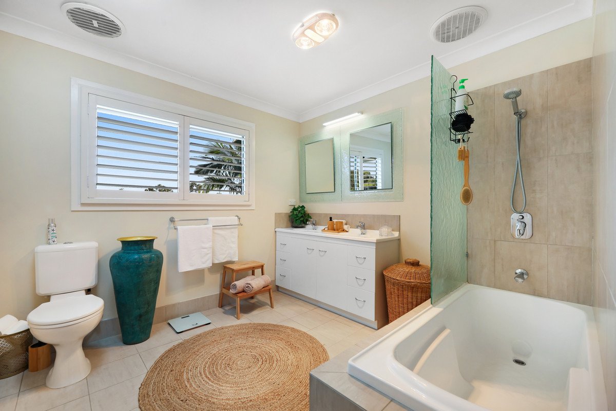 35 Ladds Ridge Road BURLEIGH HEADS 18