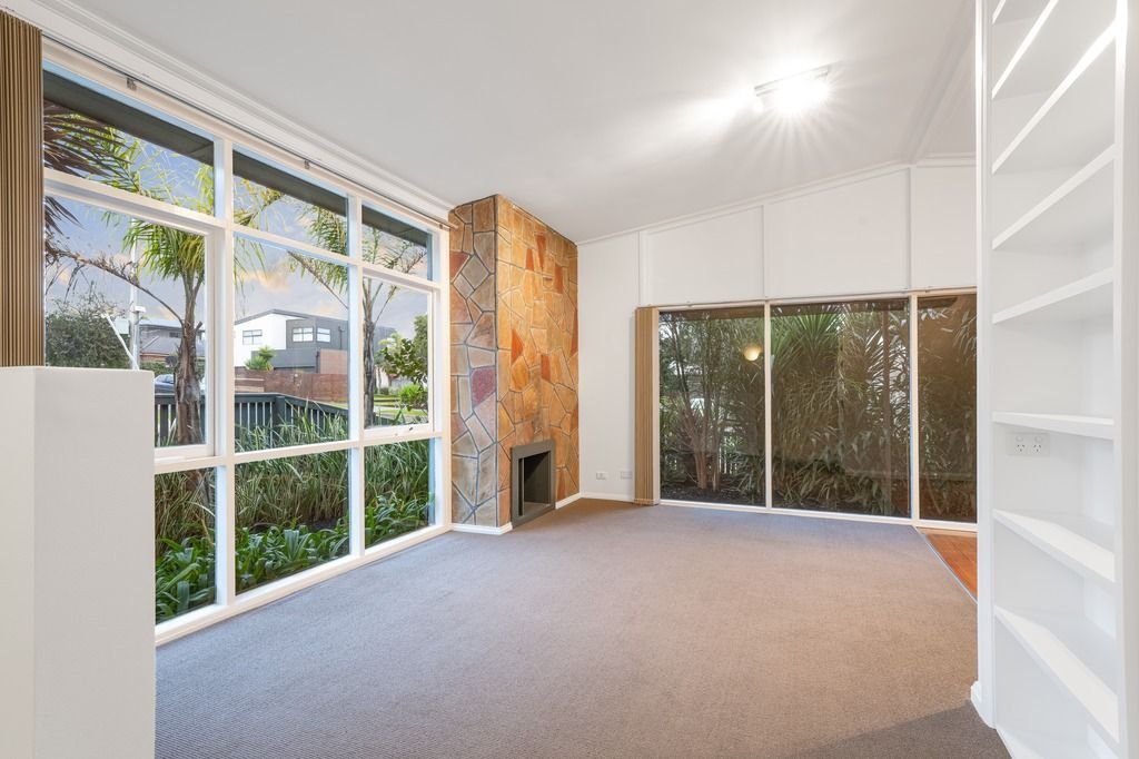 Gallery: 35 Larcombe Street